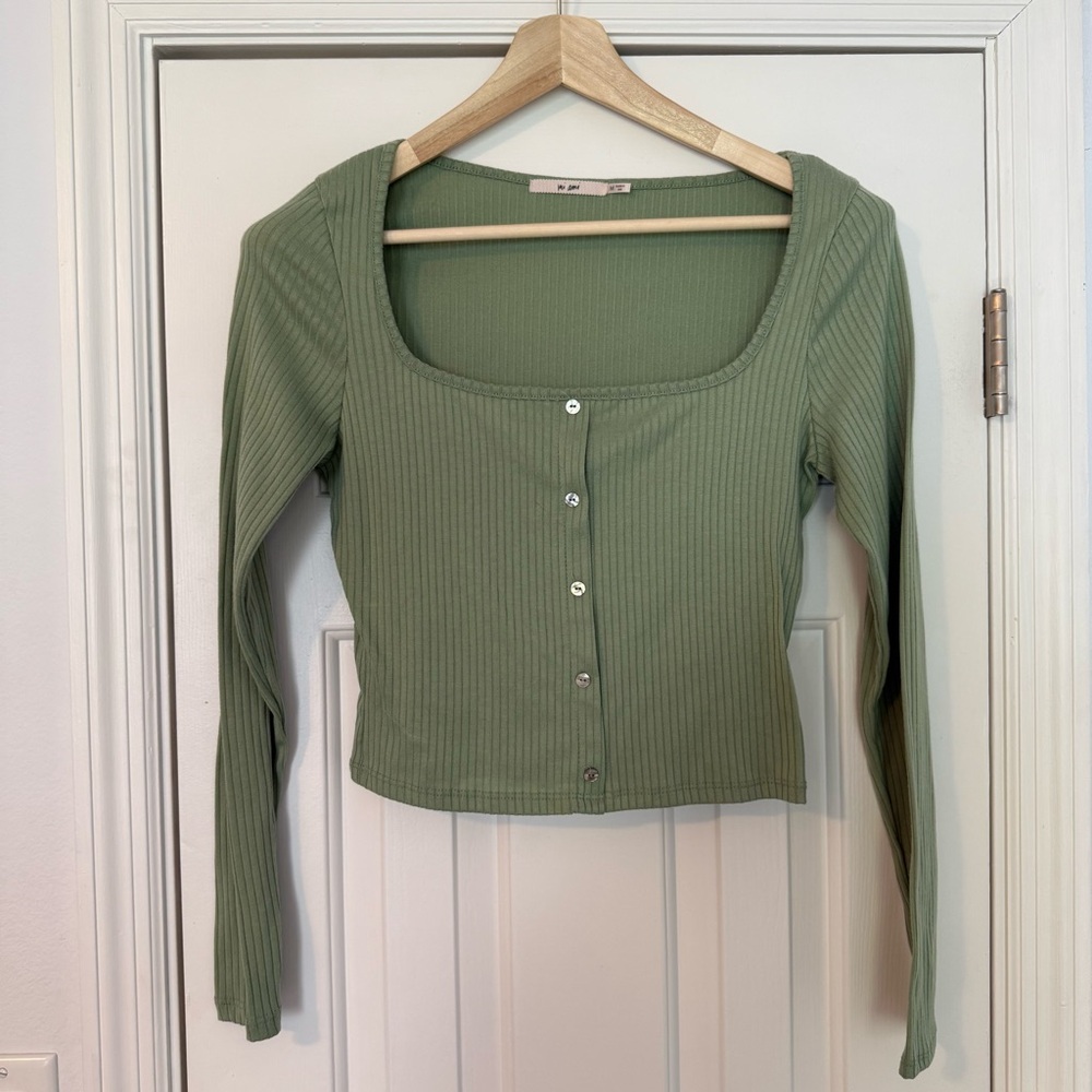 Miami Pastel Green Fitted Crop Button Down Shirt